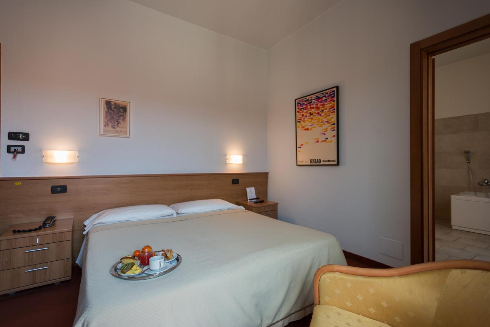 Hotel Lux Alessandria Eksteriør bilde