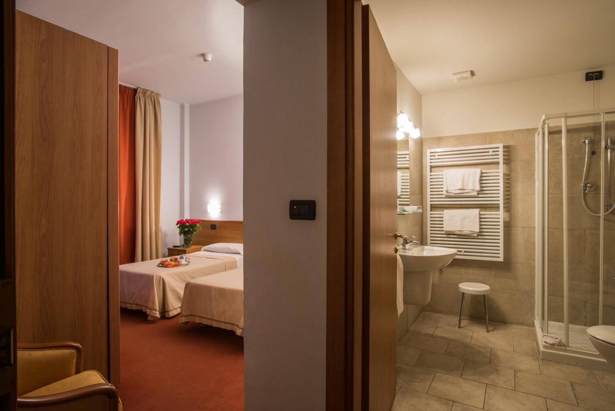 Hotel Lux Alessandria Eksteriør bilde