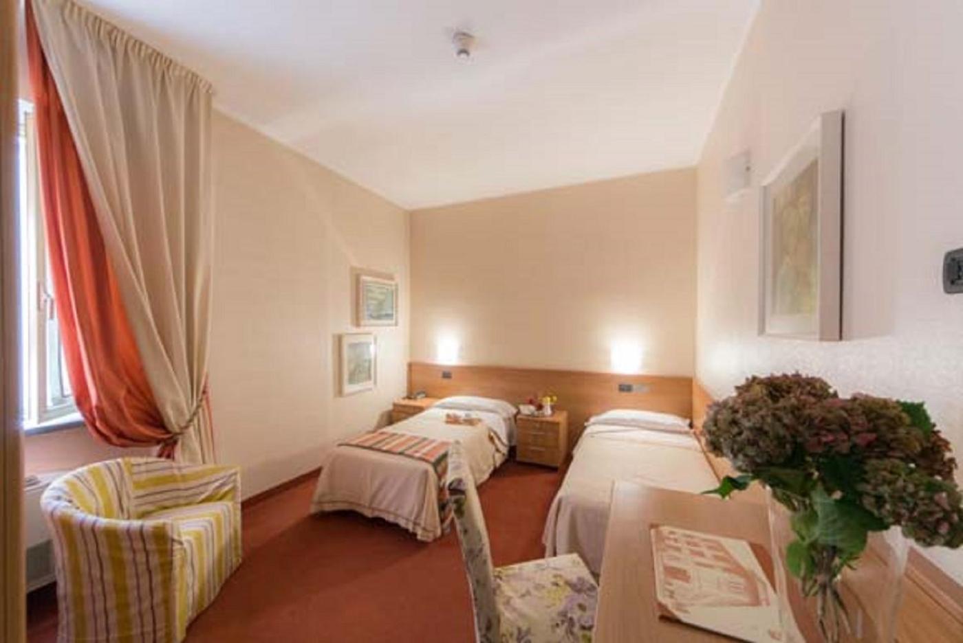 Hotel Lux Alessandria Eksteriør bilde
