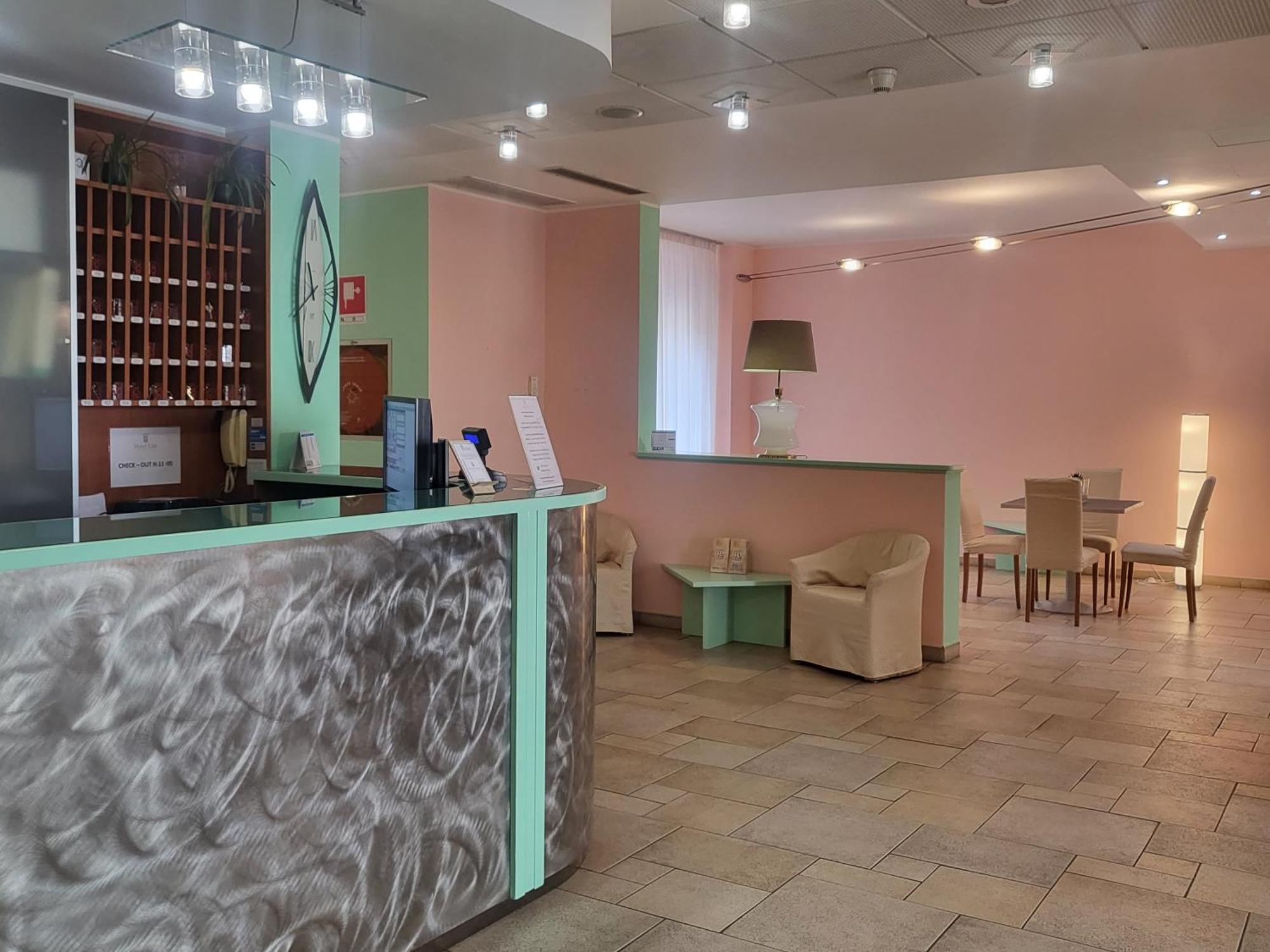 Hotel Lux Alessandria Eksteriør bilde