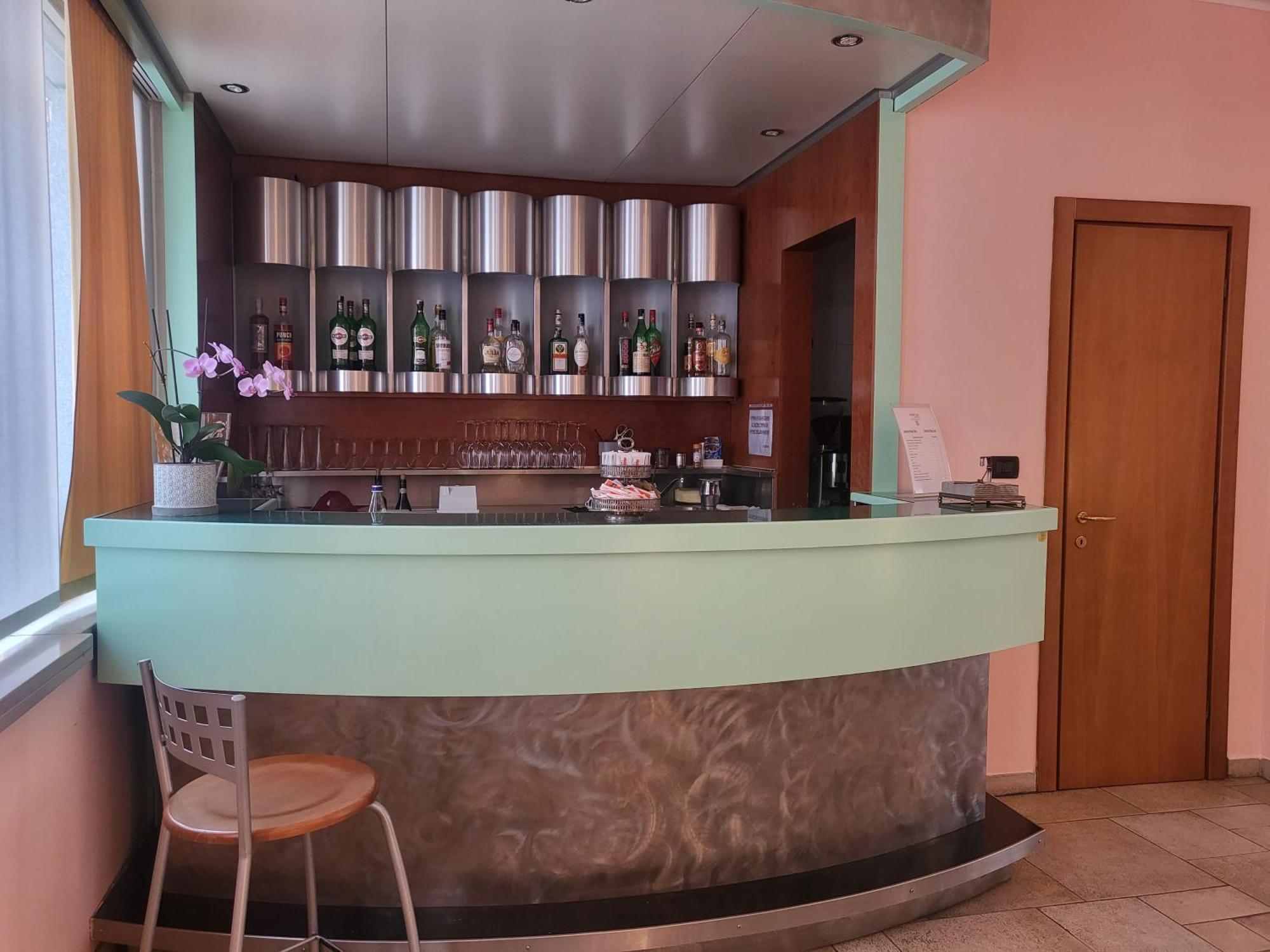Hotel Lux Alessandria Eksteriør bilde