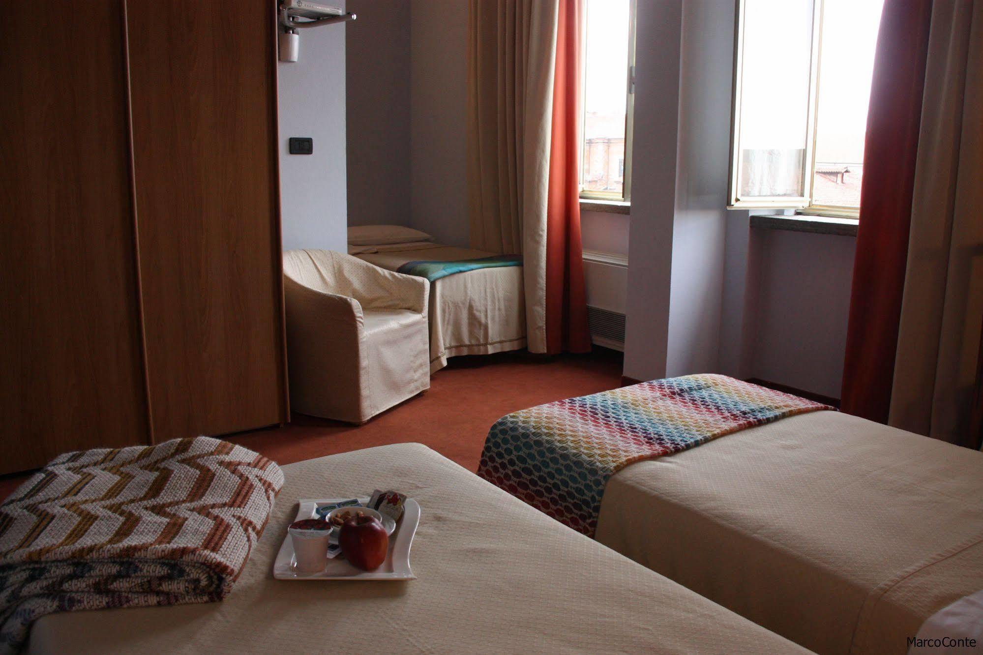 Hotel Lux Alessandria Eksteriør bilde