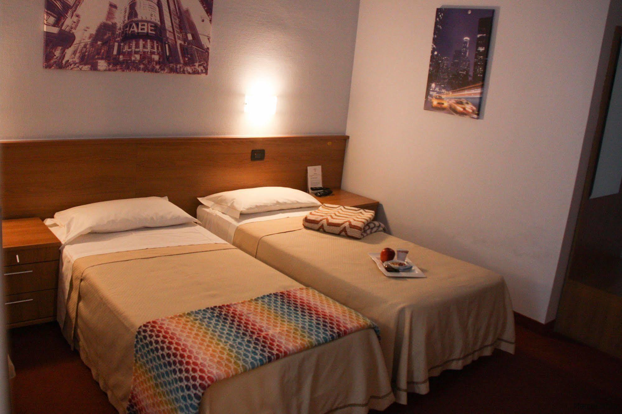 Hotel Lux Alessandria Eksteriør bilde